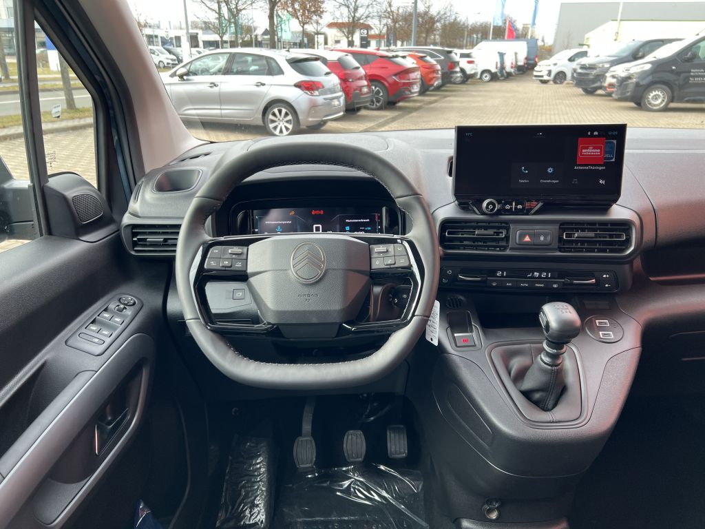 Fahrzeugabbildung Citroën Berlingo MPV XL PureTech 110 PLUS