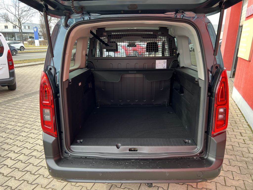 Fahrzeugabbildung Citroën Berlingo MPV XL PureTech 110 PLUS