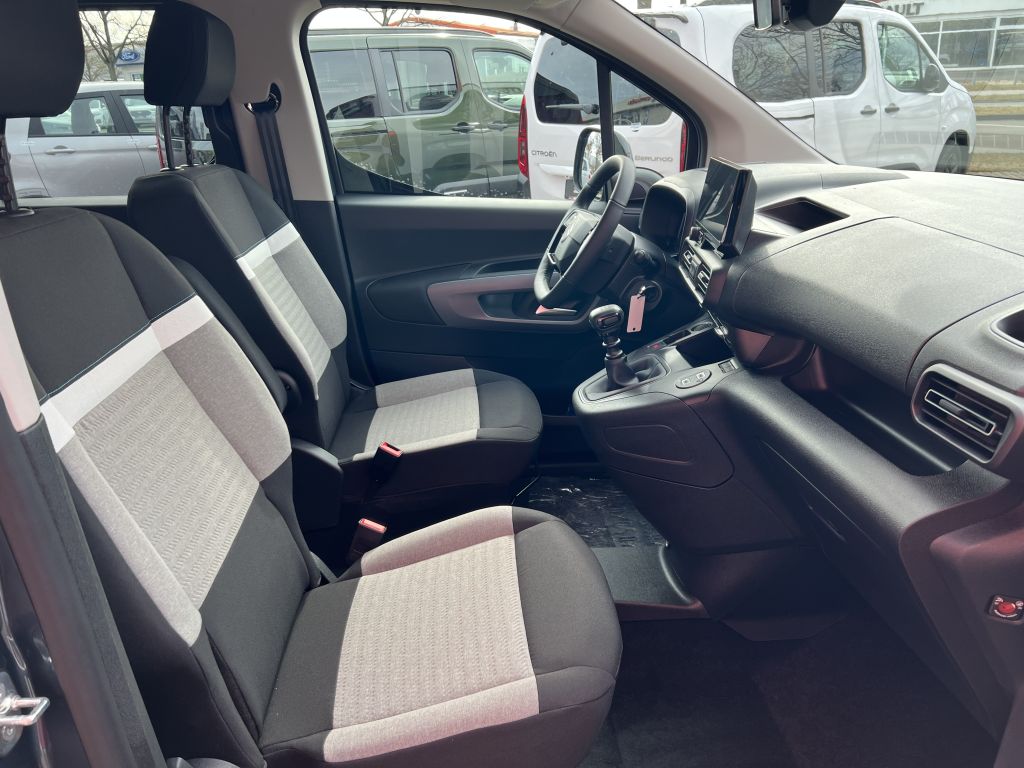 Fahrzeugabbildung Citroën Berlingo MPV XL PureTech 110 PLUS