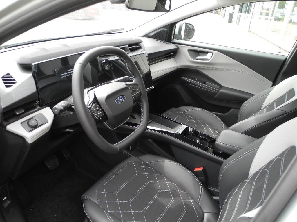 Fahrzeugabbildung Ford Puma 46,8 kWh Premium - iACC, Matrix, Panorama