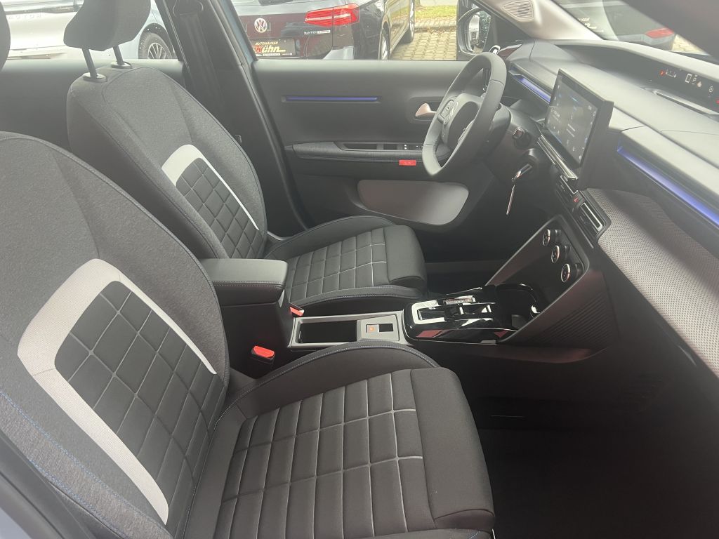 Fahrzeugabbildung Citroën C3 Hybrid 110 ë-DCS6 PLUS