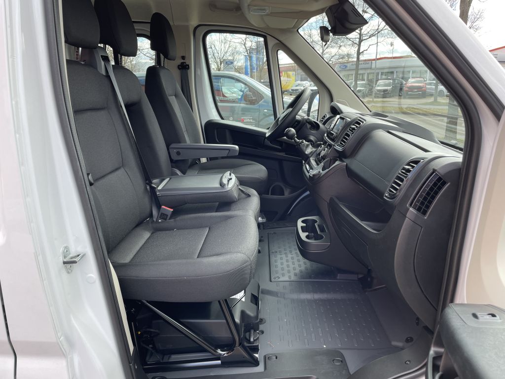 Fahrzeugabbildung Citroën Jumper Pritsche Doka 35 Heavy L2 140 + AHK, RFK