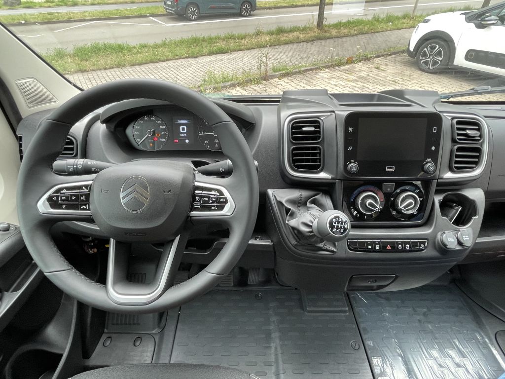 Fahrzeugabbildung Citroën Jumper Pritsche Doka 35 Heavy L2 140 + Standheiz