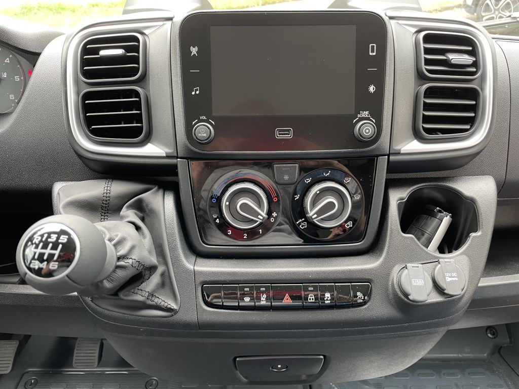 Fahrzeugabbildung Citroën Jumper Pritsche Doka 35 Heavy L2 140 + Standheiz