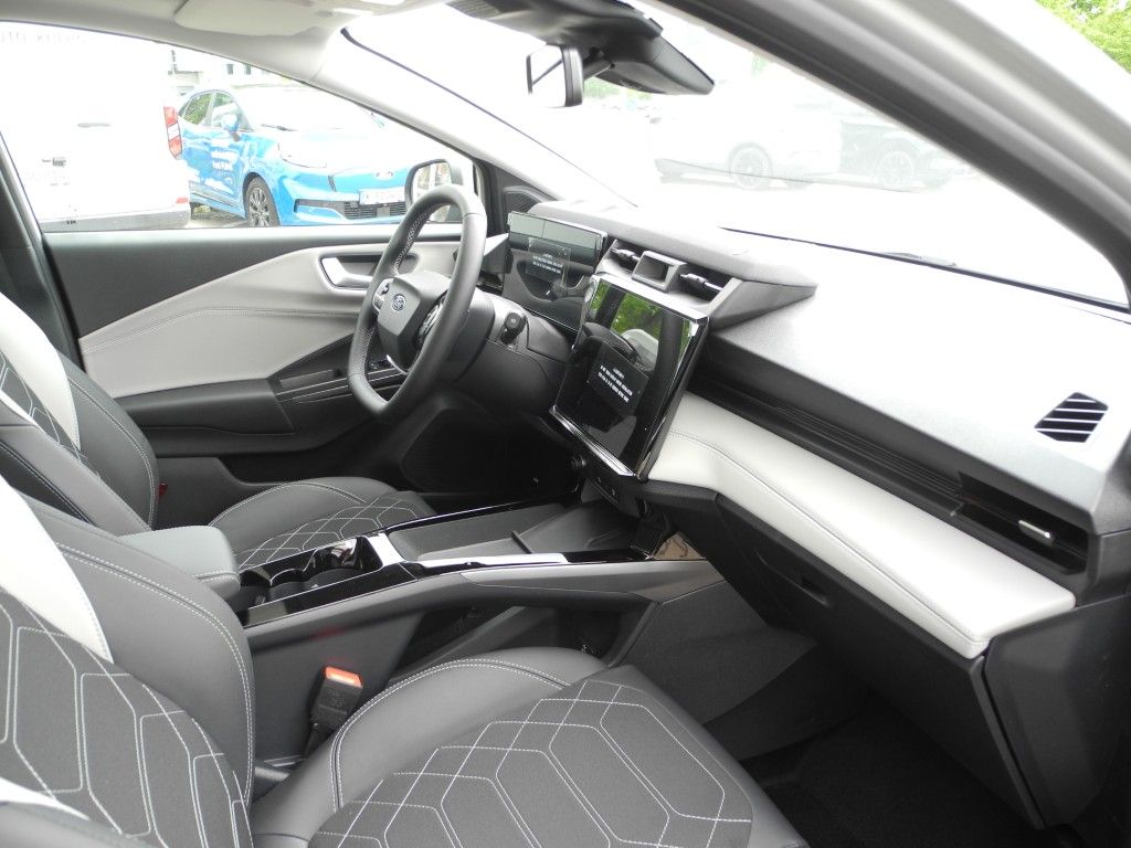 Fahrzeugabbildung Ford Puma 46,8 kWh Premium - iACC, Matrix, Panorama