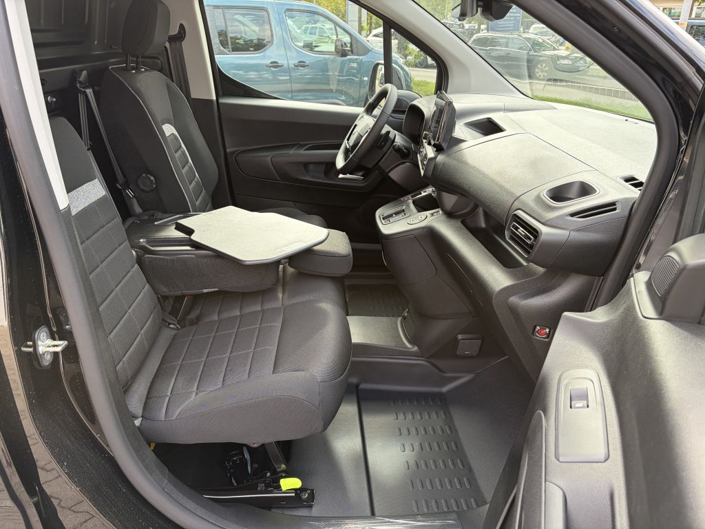 Fahrzeugabbildung Citroën Berlingo XL Diesel 130 Automatik + ACC, AHK