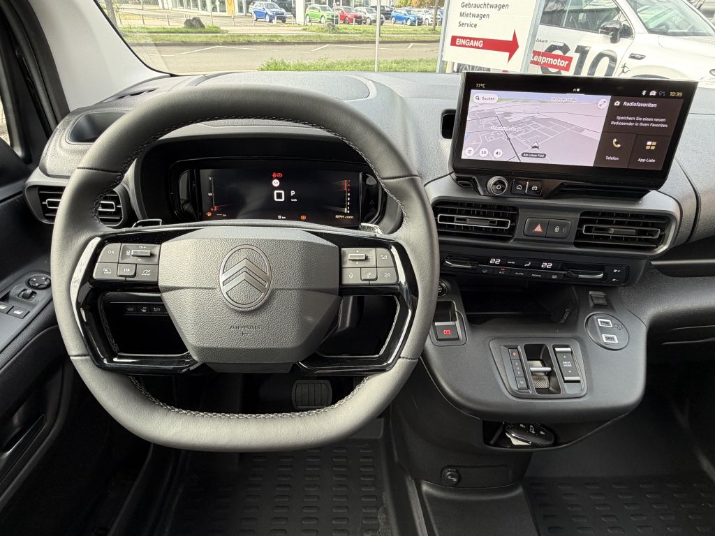 Fahrzeugabbildung Citroën Berlingo XL Diesel 130 Automatik + ACC, AHK