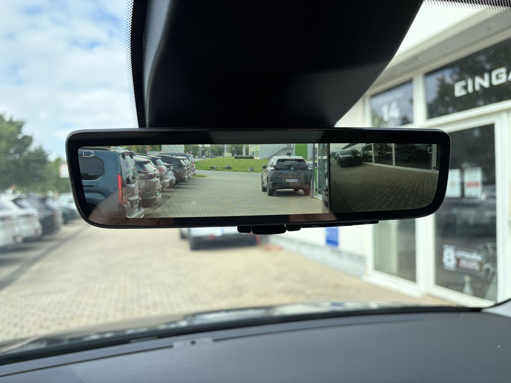 Fahrzeugabbildung Citroën Berlingo XL Diesel 130 Automatik + ACC, AHK