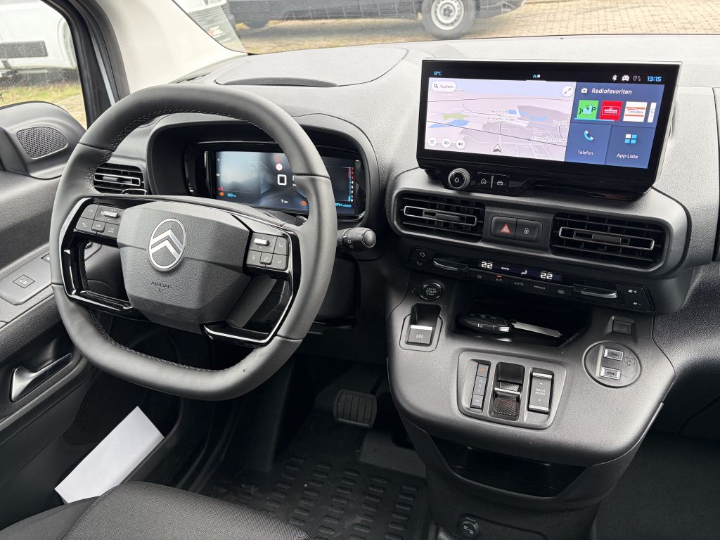 Fahrzeugabbildung Citroën Berlingo XL Diesel 130 Automatik + ACC, AHK