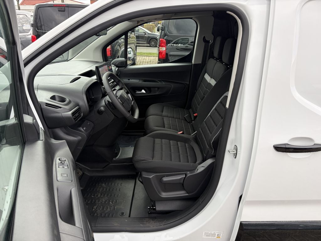Fahrzeugabbildung Citroën Berlingo XL Diesel 130 Automatik + ACC, AHK