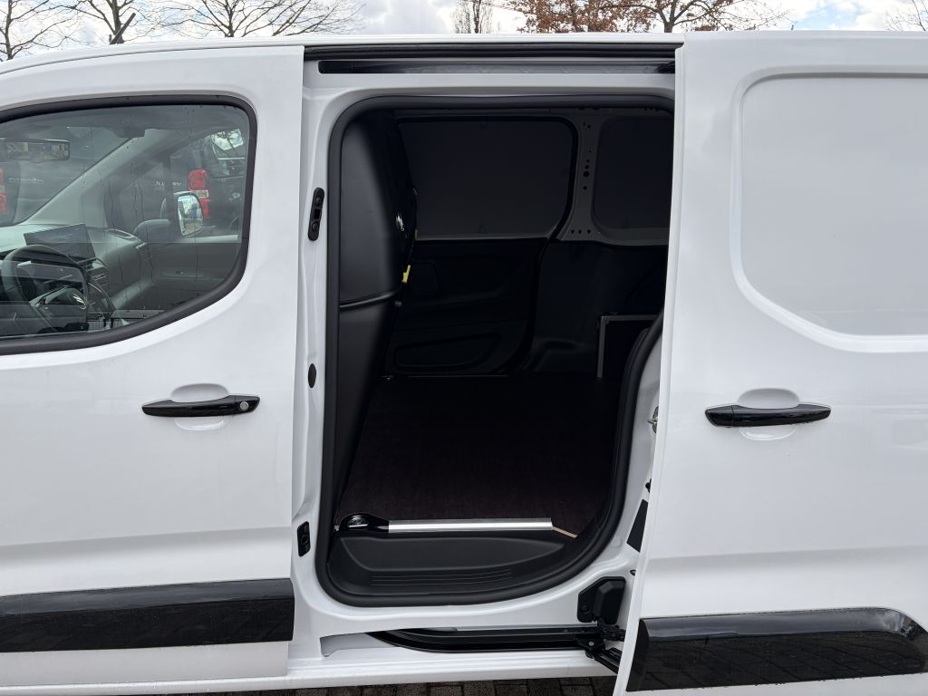 Fahrzeugabbildung Citroën Berlingo XL Diesel 130 Automatik + ACC, AHK