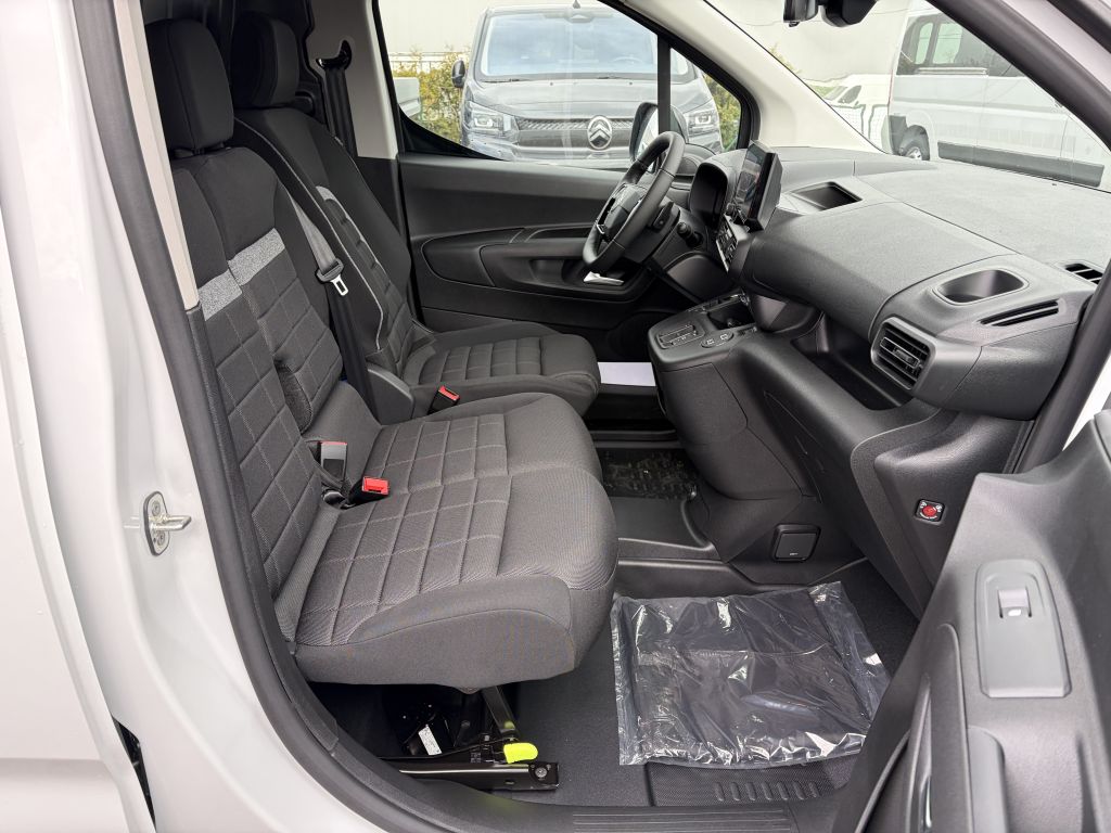 Fahrzeugabbildung Citroën Berlingo XL Diesel 130 Automatik + ACC, AHK