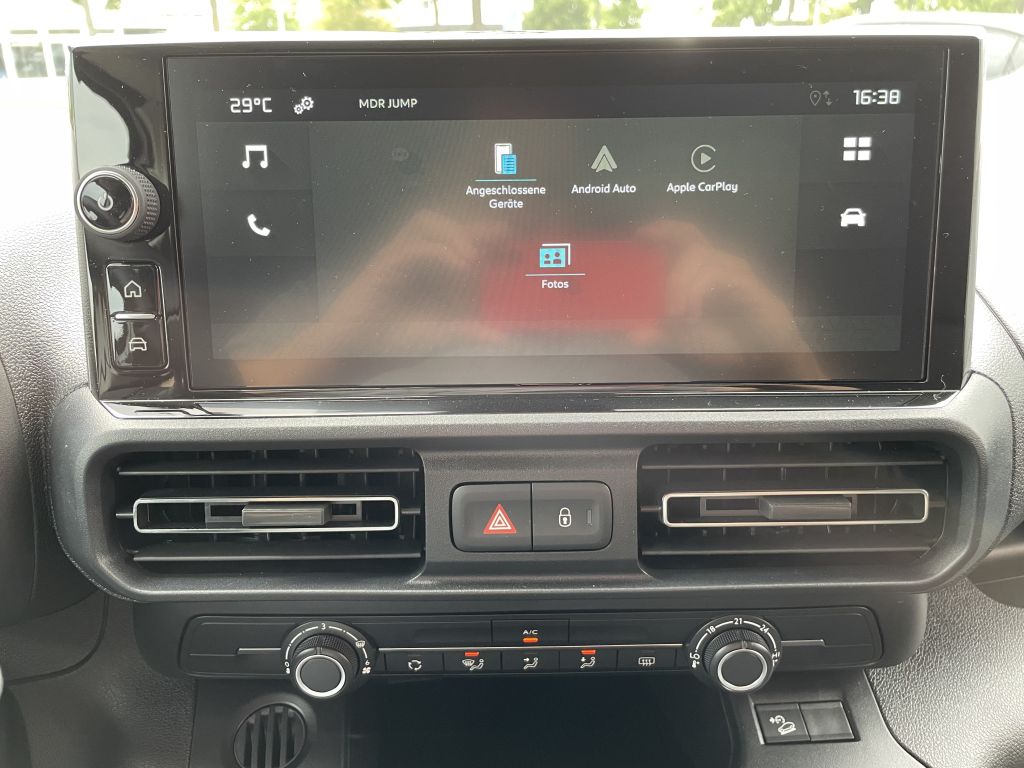 Fahrzeugabbildung Citroën Berlingo L1 PureTech 110 + AHK, Klappe, WinterPa