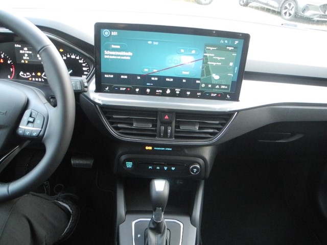 Fahrzeugabbildung Ford Focus Hybrid Aut. TITANIUM ED. - Panor., iACC