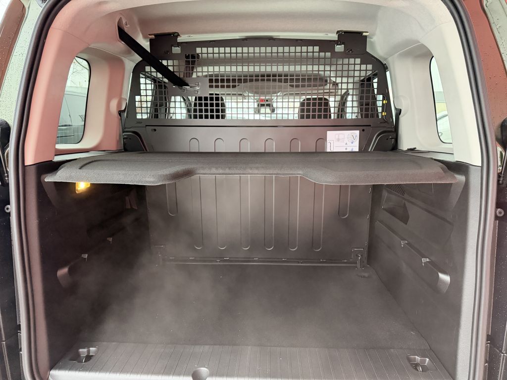 Fahrzeugabbildung Citroën Berlingo MPV M Diesel 130 Automatik PLUS