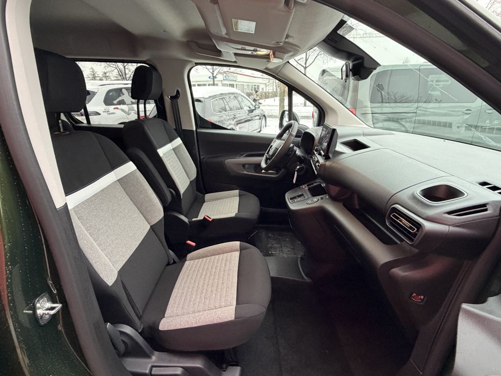 Fahrzeugabbildung Citroën Berlingo MPV M Diesel 130 Automatik PLUS