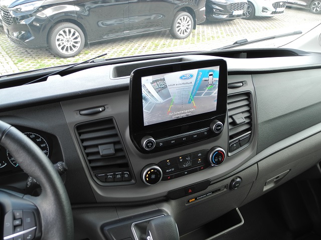 Fahrzeugabbildung Ford Transit 350 L3H2 Autm. Trend - Xenon, Trittstufe