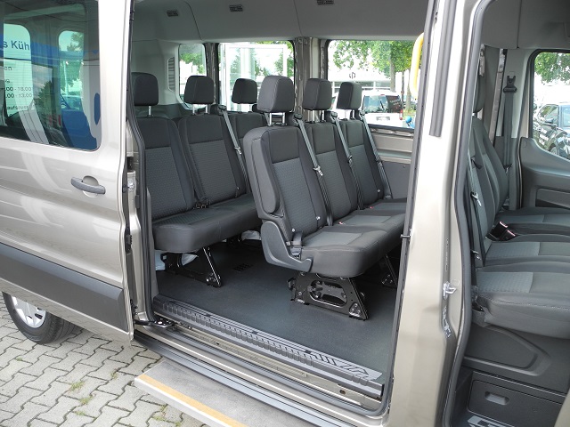 Fahrzeugabbildung Ford Transit 350 L3H2 Autm. Trend - Xenon, Trittstufe