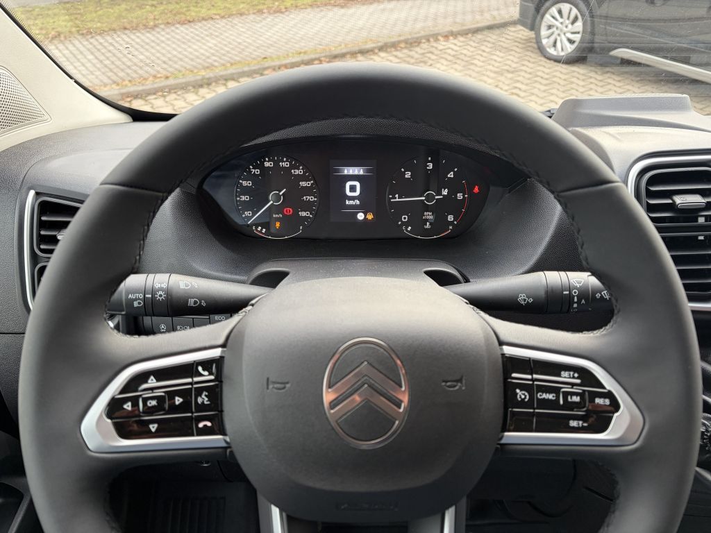 Fahrzeugabbildung Citroën Jumper Pritsche Doka L2 3.5T Heavy Diesel 140