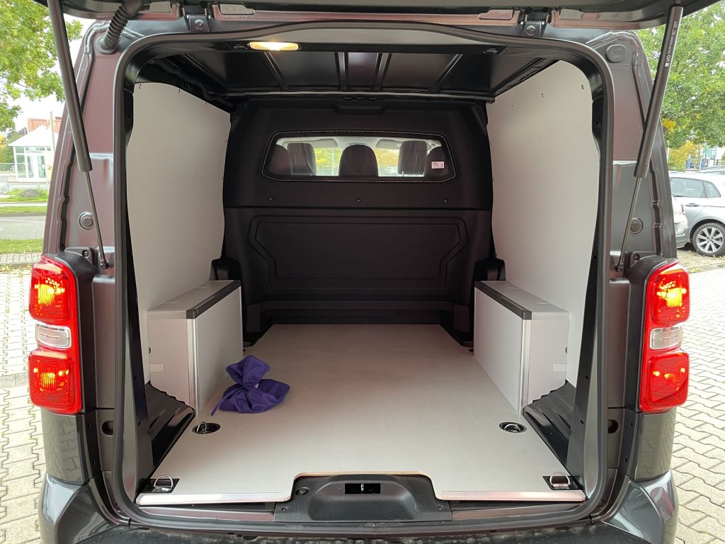 Fahrzeugabbildung Citroën Jumpy Doppelkabine Lang BlueHDi 180 EAT8 + Leder