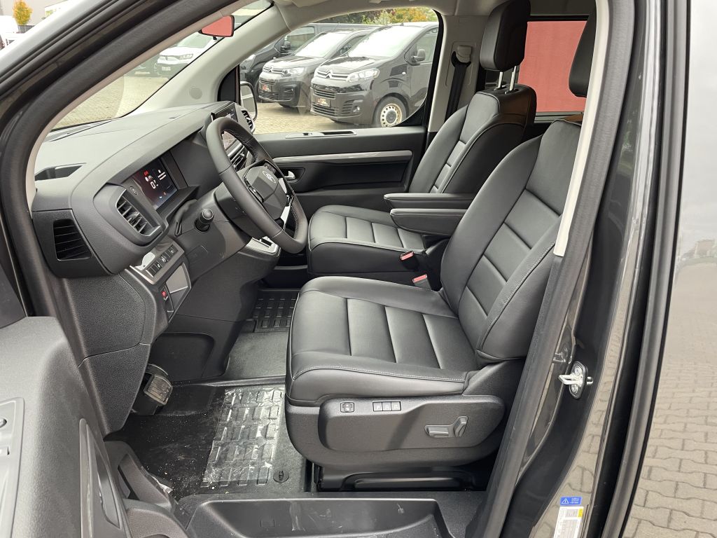 Fahrzeugabbildung Citroën Jumpy Doppelkabine Lang BlueHDi 180 EAT8 + Leder