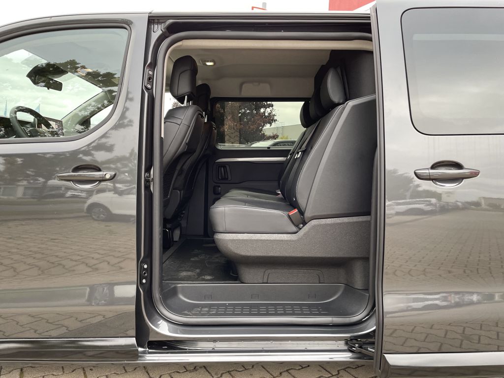 Fahrzeugabbildung Citroën Jumpy Doppelkabine Lang BlueHDi 180 EAT8 + Leder