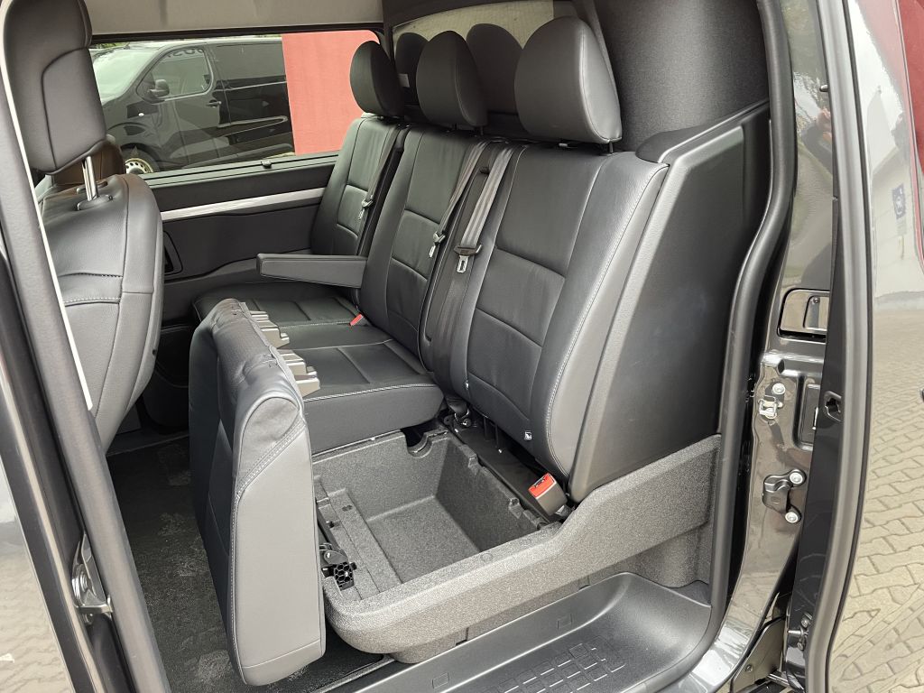 Fahrzeugabbildung Citroën Jumpy Doppelkabine Lang BlueHDi 180 EAT8 + Leder