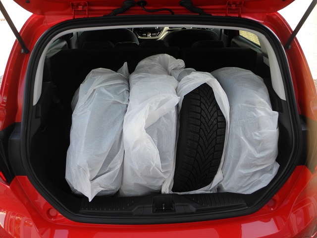 Fahrzeugabbildung Ford Fiesta 1.0 Autom. COOL&CONNECT - AHK, WR, Navi