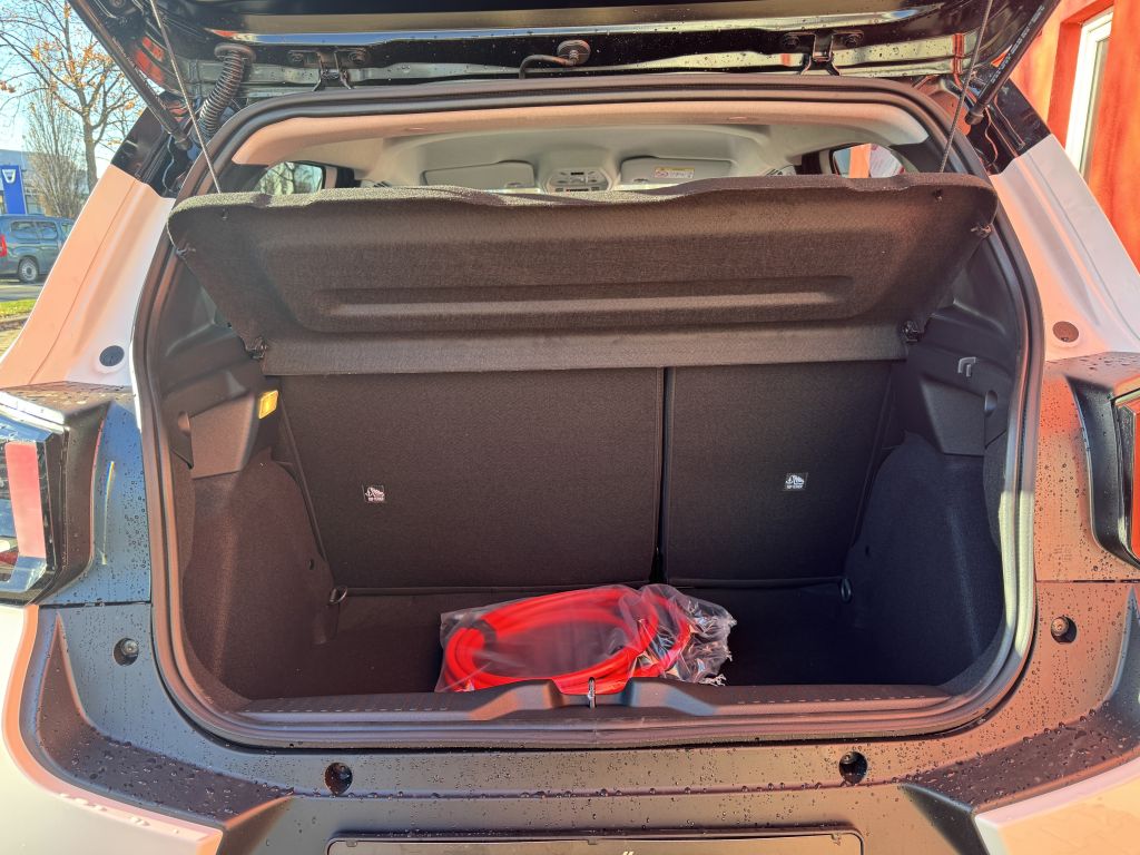 Fahrzeugabbildung Citroën e-C3 113 Standard-Range MAX + Winter-P, 11kW OBC