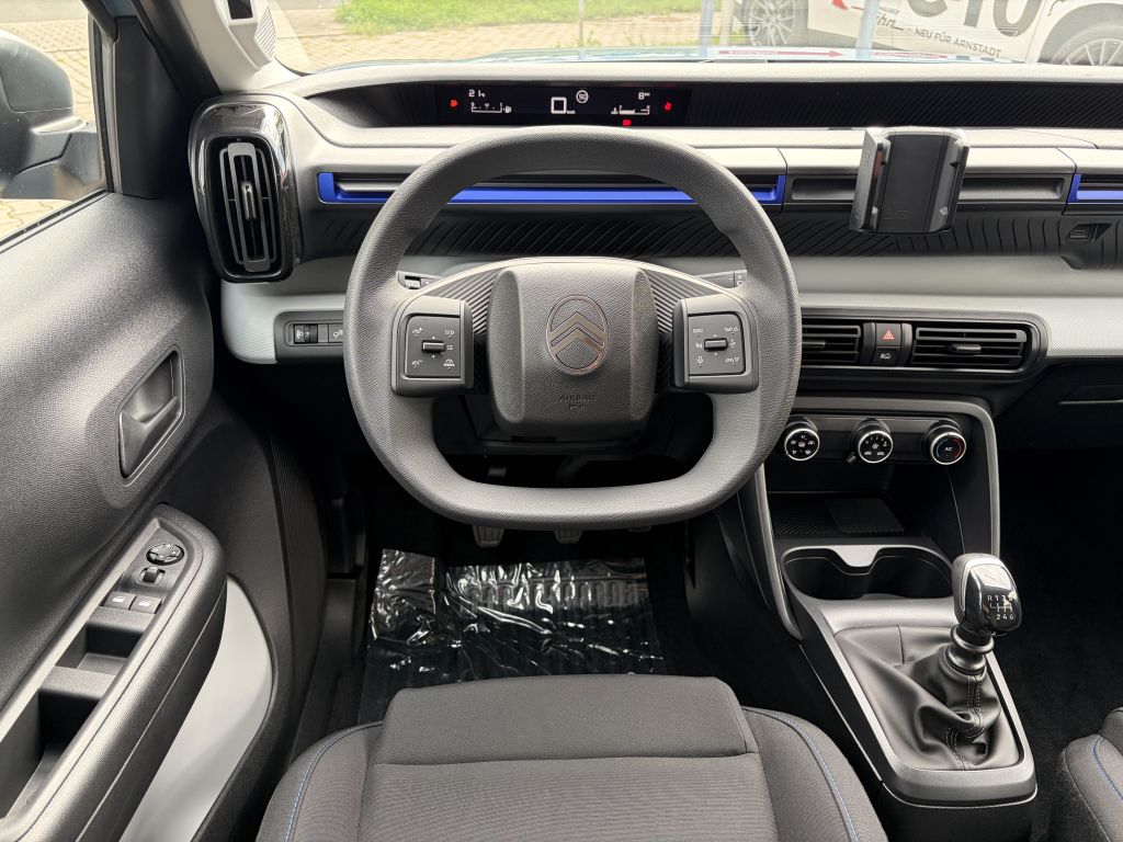 Fahrzeugabbildung Citroën C3 Turbo 100 YOU + Allwetterreifen