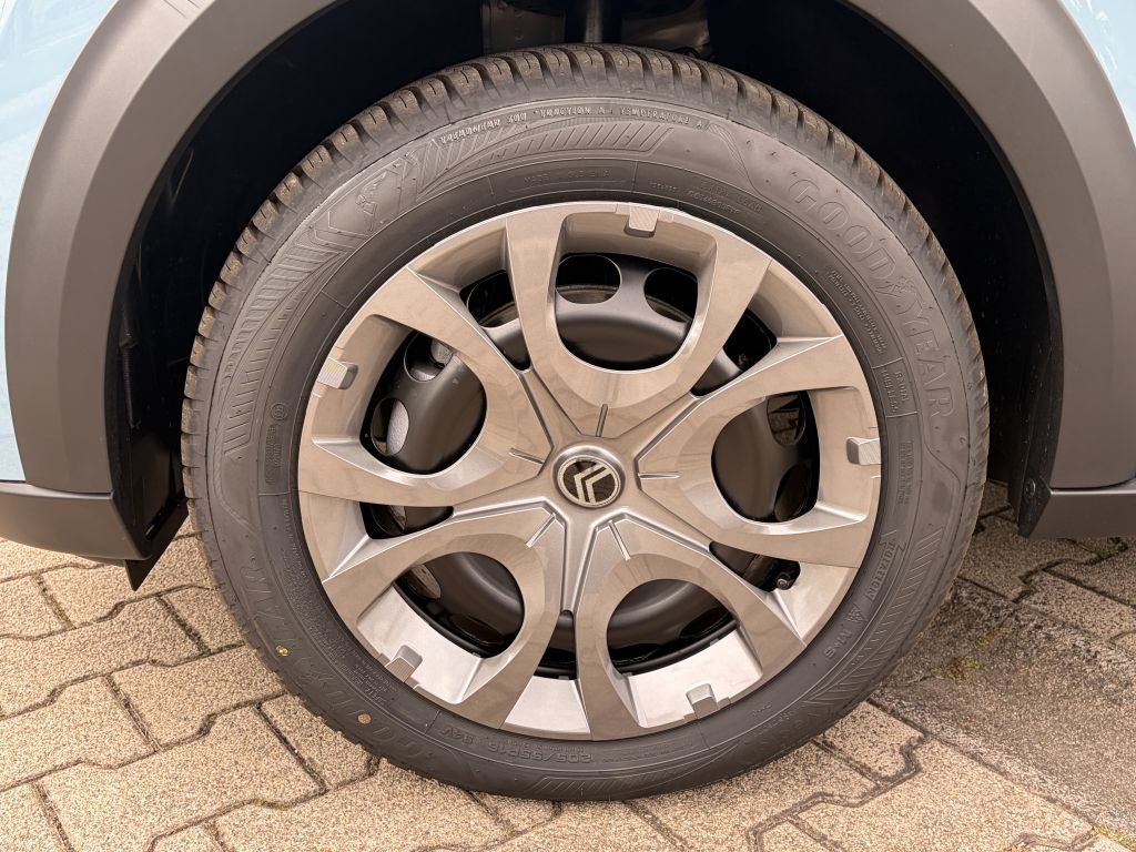 Fahrzeugabbildung Citroën C3 Turbo 100 YOU + Allwetterreifen