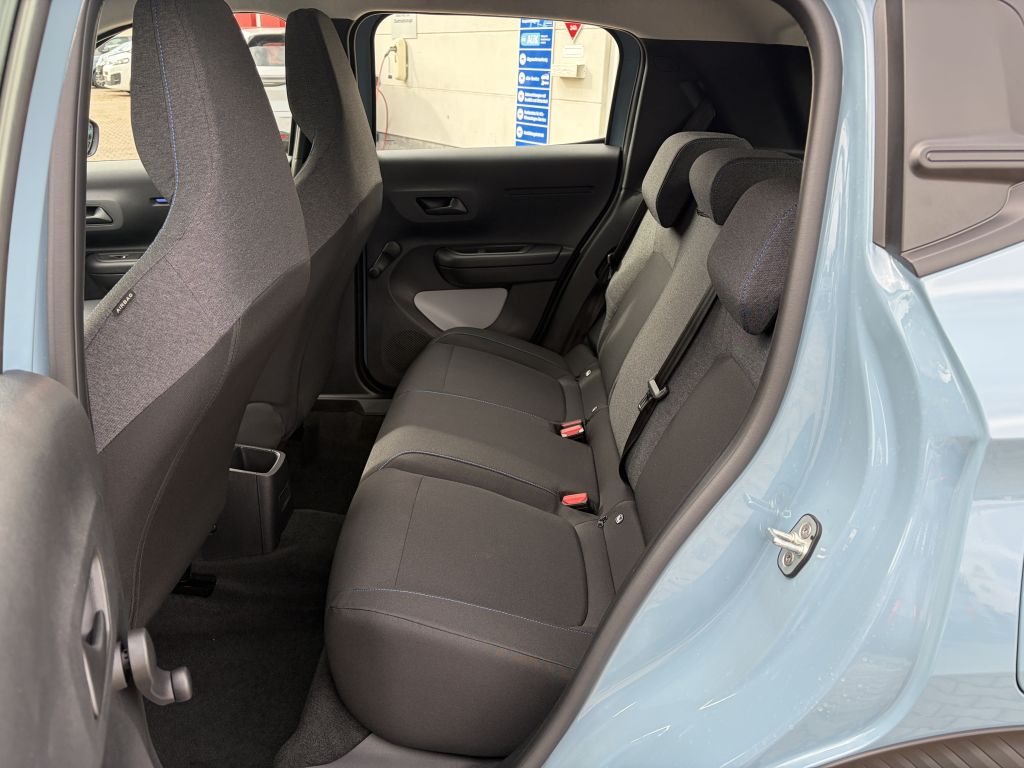 Fahrzeugabbildung Citroën C3 Turbo 100 YOU + Allwetterreifen