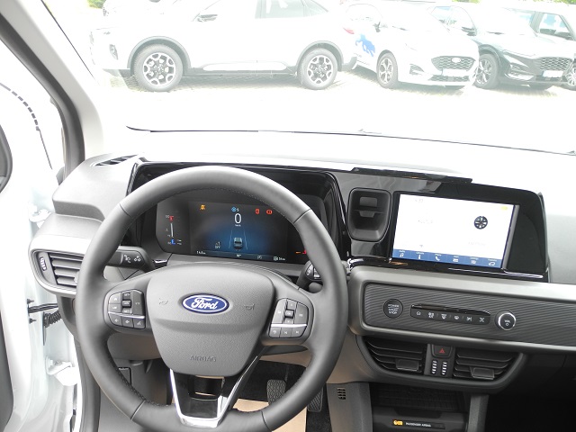Fahrzeugabbildung Ford Tourneo Courier TITANIUM - Winter-Pak., 17Z Alu