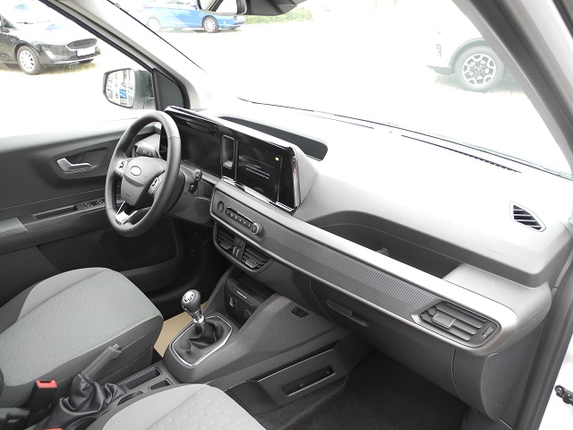 Fahrzeugabbildung Ford Tourneo Courier TITANIUM - Winter-Pak., 17Z Alu