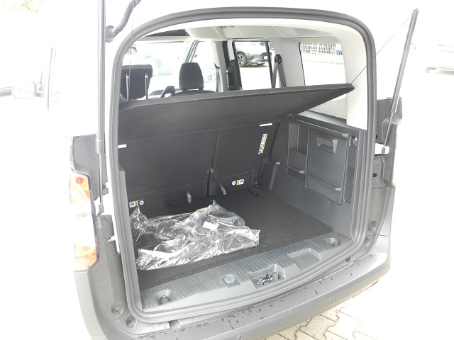 Fahrzeugabbildung Ford Tourneo Courier TITANIUM - Winter-Pak., 17Z Alu