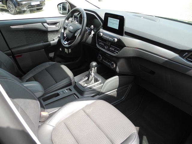 Fahrzeugabbildung Ford Kuga 1.5 TITANIUM X - AHK, LED, Navi, Sitzh.,