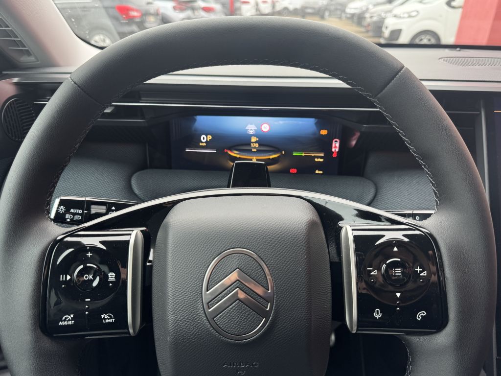 Fahrzeugabbildung Citroën C5 Aircross Hybrid 145 MAX Panorama Winter AHK