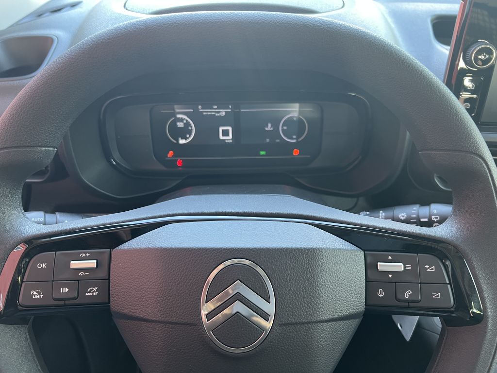Fahrzeugabbildung Citroën Berlingo MPV XL PureTech 110 YOU (E)