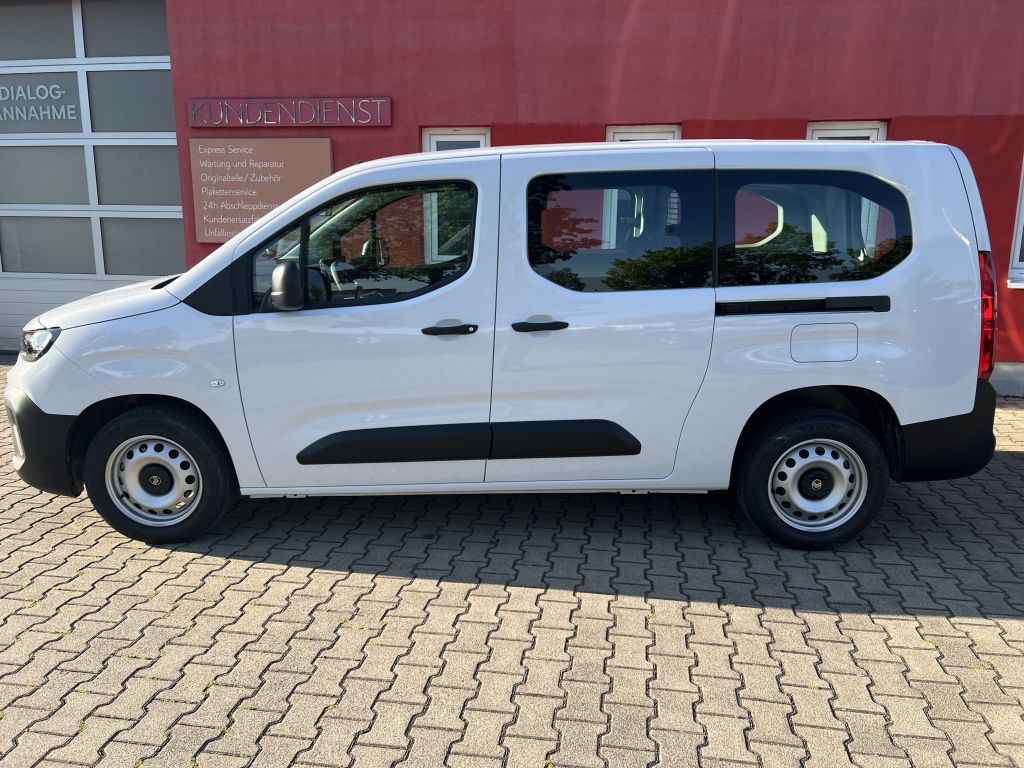Fahrzeugabbildung Citroën Berlingo MPV XL PureTech 110 YOU (E)