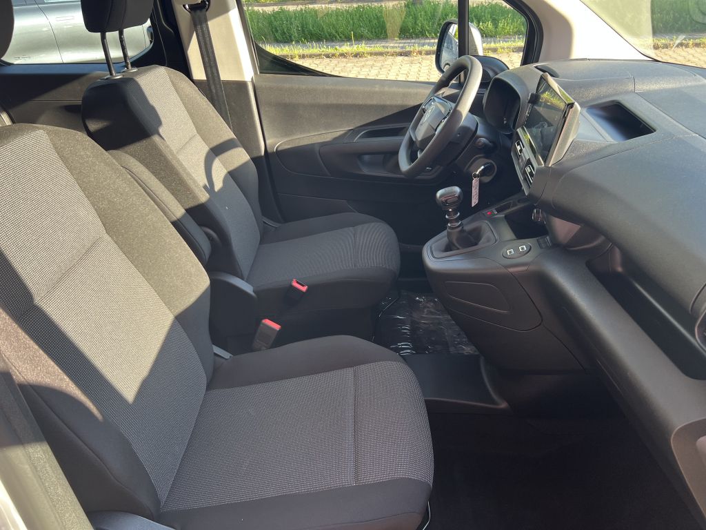 Fahrzeugabbildung Citroën Berlingo MPV XL PureTech 110 YOU (E)