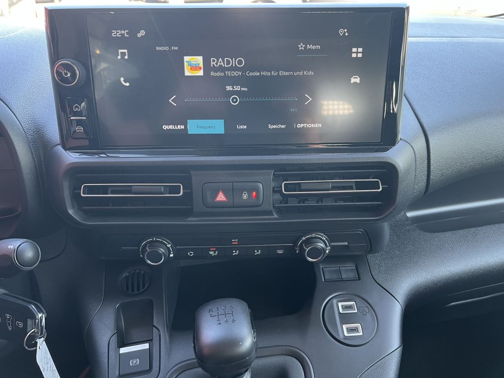 Fahrzeugabbildung Citroën Berlingo MPV XL PureTech 110 YOU (E)