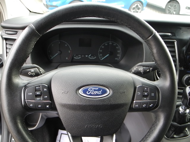 Fahrzeugabbildung Ford Tourneo Custom L2 Titanium - Xenon, SYNC3, AHK