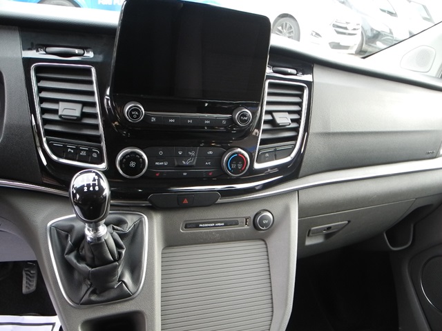 Fahrzeugabbildung Ford Tourneo Custom L2 Titanium - Xenon, SYNC3, AHK