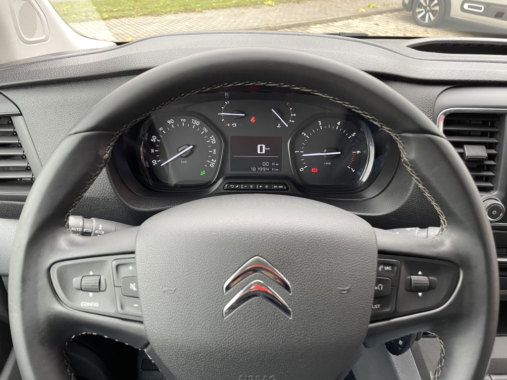 Fahrzeugabbildung Citroën Jumpy Kawa M BlueHDi 150 Club + AHK, Standheiz