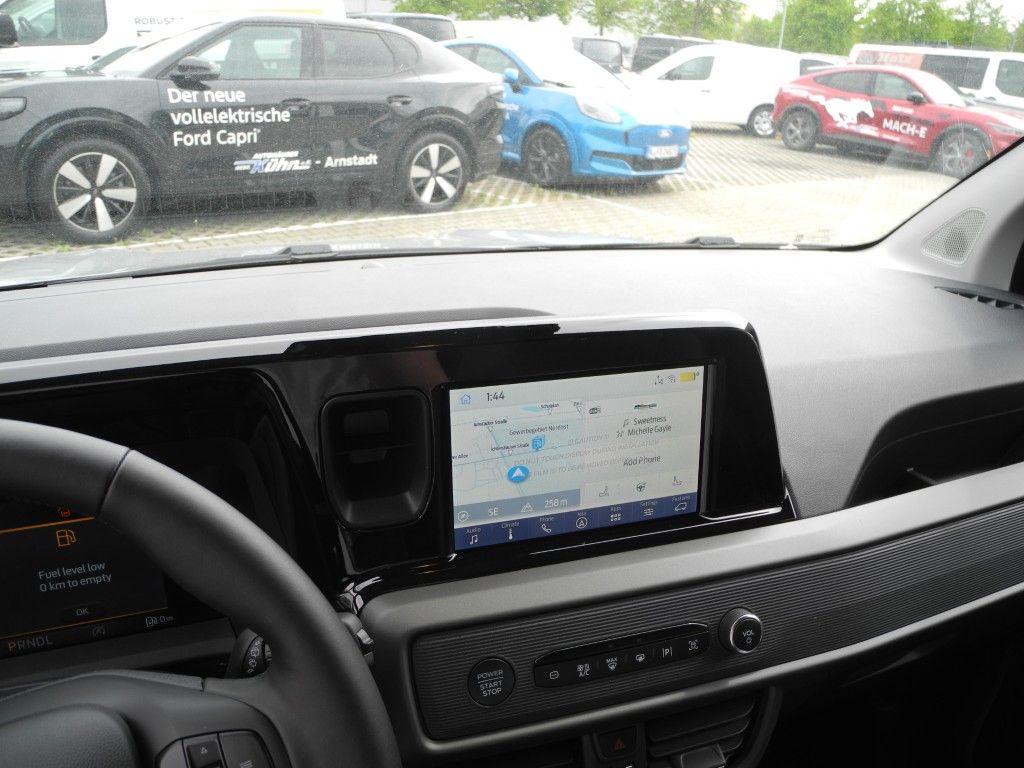 Fahrzeugabbildung Ford Tourneo Courier Aut. TITANIUM - Navi, 17Z LM