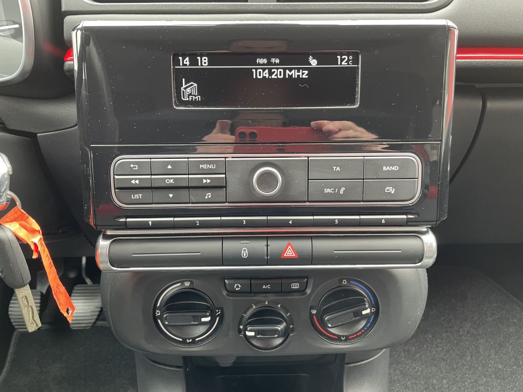 Fahrzeugabbildung Citroën C3 Pure Tech 82 Feel + Sitzheiz, Alu, Garantie