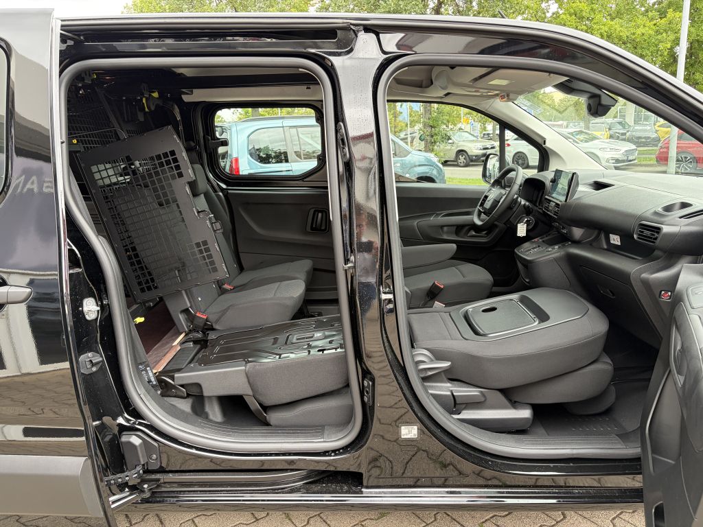 Fahrzeugabbildung Citroën Berlingo Doppelkabine XL Diesel 130 Automatik