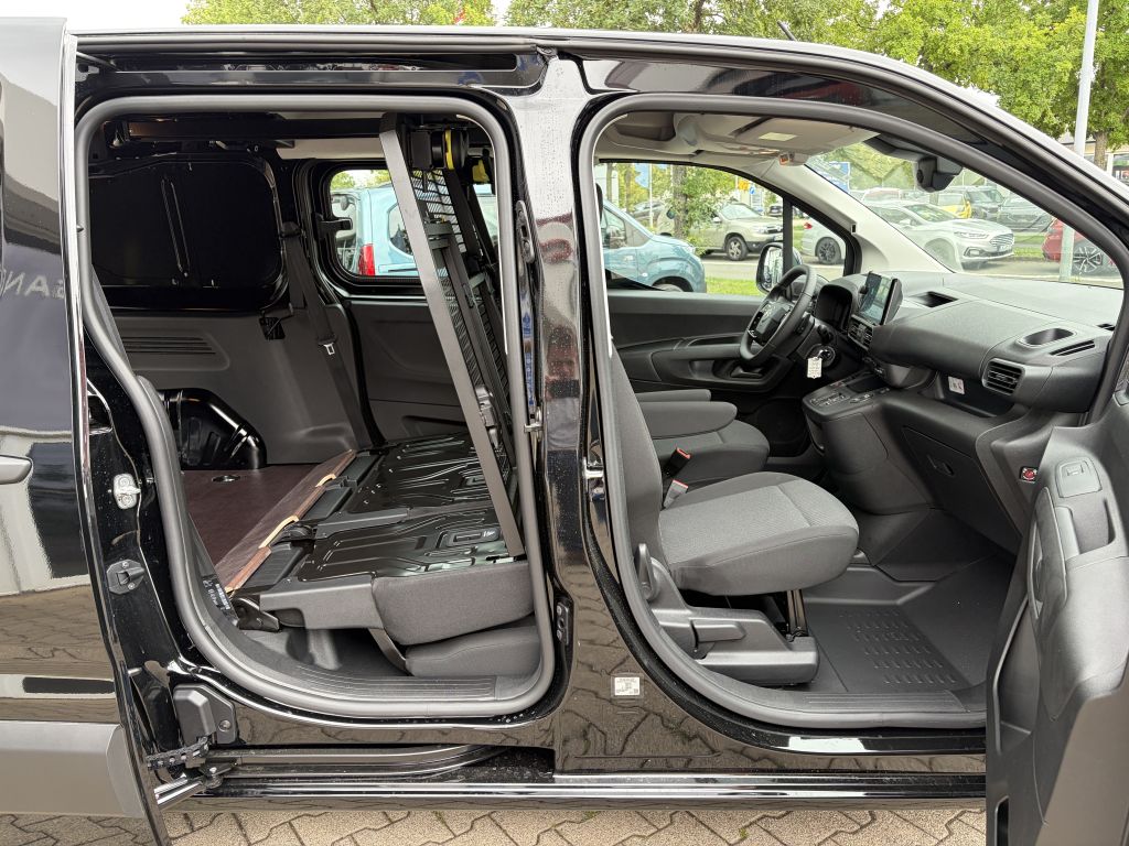 Fahrzeugabbildung Citroën Berlingo Doppelkabine XL Diesel 130 Automatik
