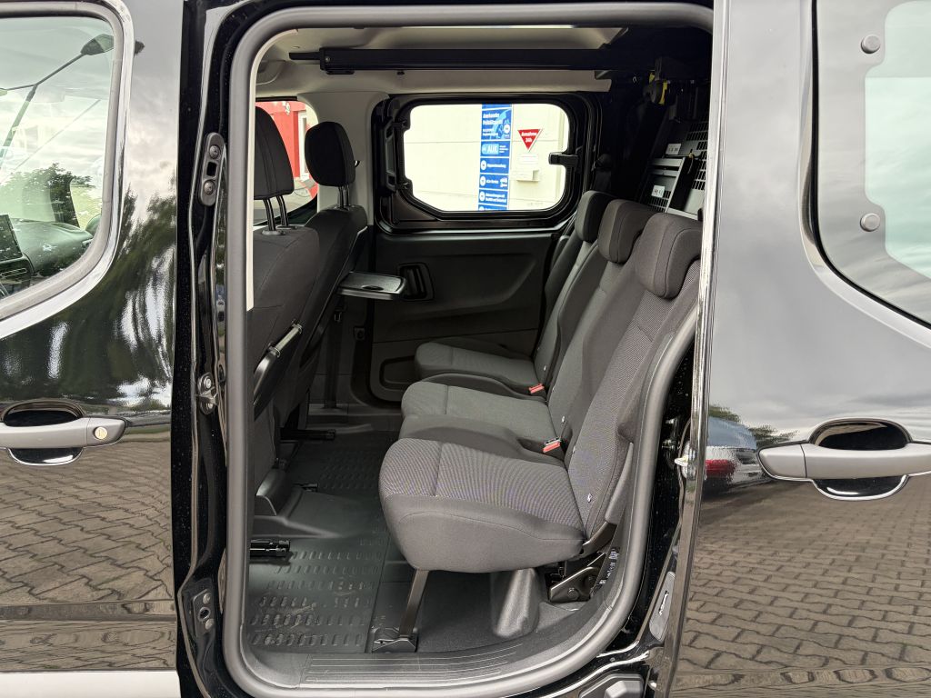 Fahrzeugabbildung Citroën Berlingo Doppelkabine XL Diesel 130 Automatik