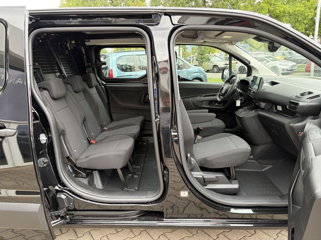 Fahrzeugabbildung Citroën Berlingo Doppelkabine XL Diesel 130 Automatik
